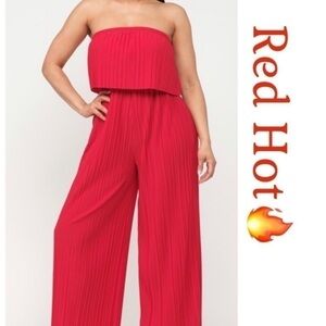 Shinestar like new Red Strapless pleated Jumpsuit size S